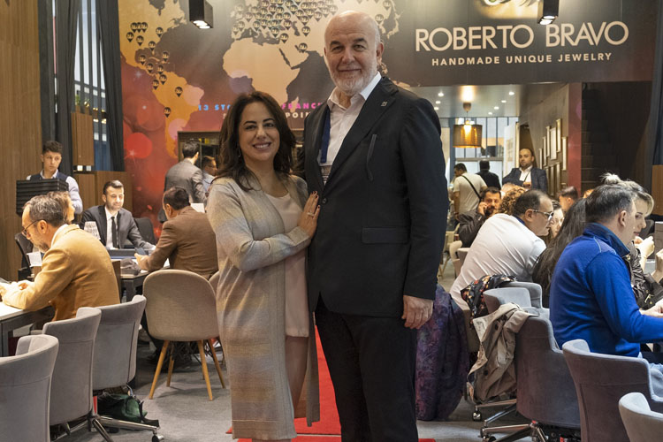 Roberto Bravo Çarpc Koleksiyonlaryla stanbul Jewelry Showda lgi Oda Oldu